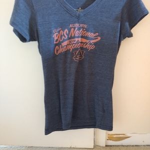 V neck University tee